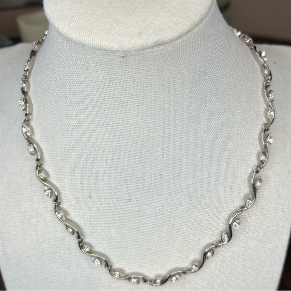 Elegant Silver Necklace with Crystal Accents - Picture 1 of 5